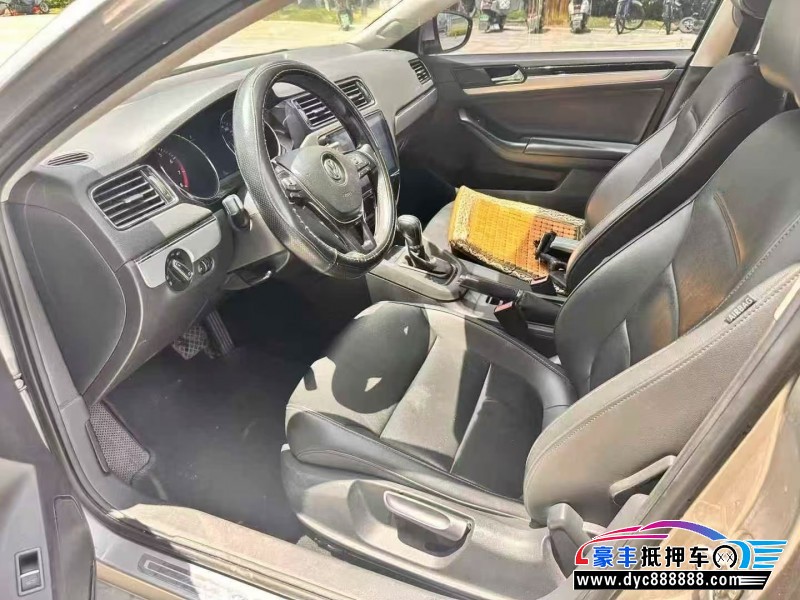 18年大众速腾轿车抵押车出售