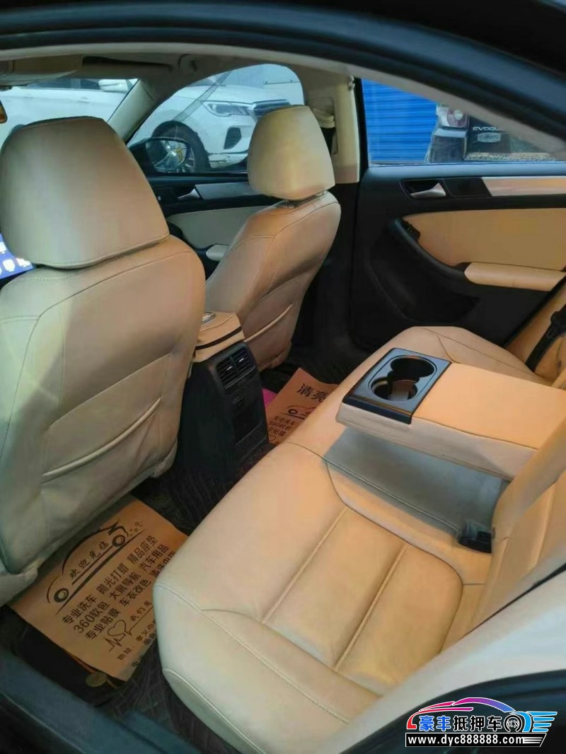 13年大众速腾轿车抵押车出售