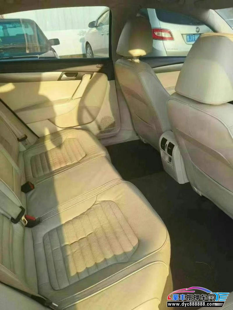 12年大众迈腾轿车抵押车出售