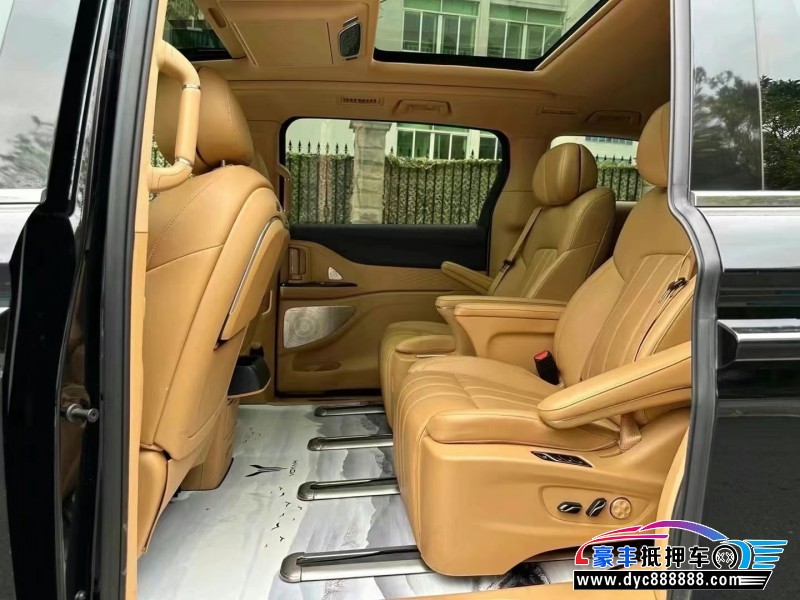 24年岚图梦想家轿车抵押车出售