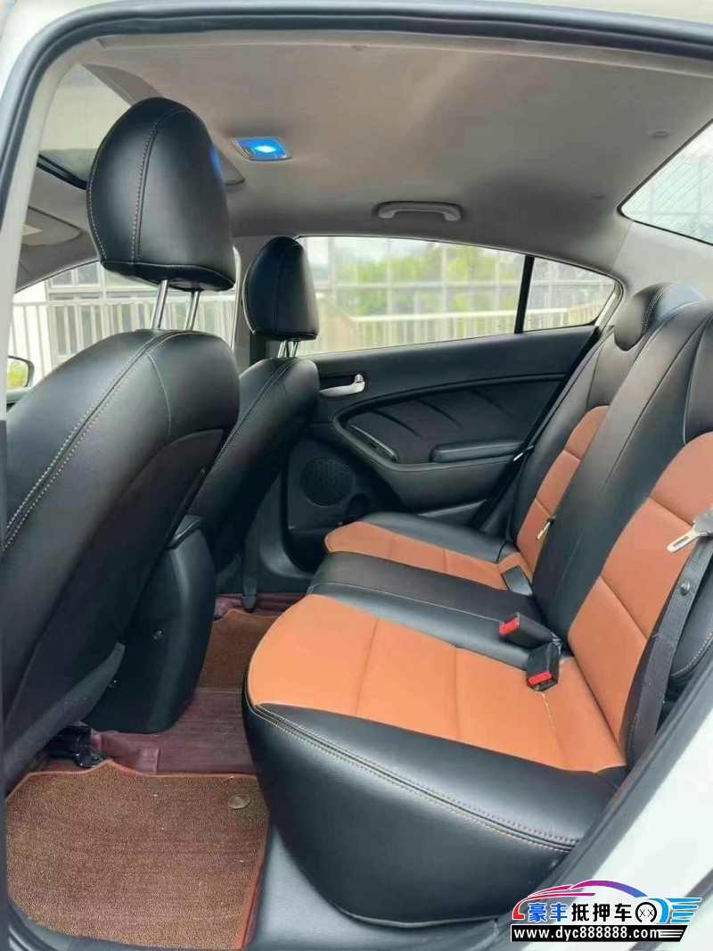 17年起亚K3轿车抵押车出售