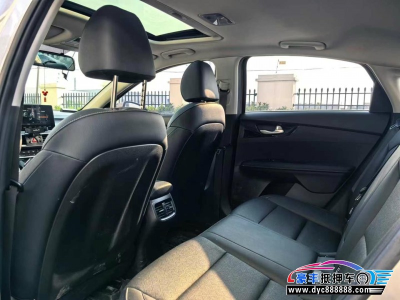 21年起亚K3轿车抵押车出售