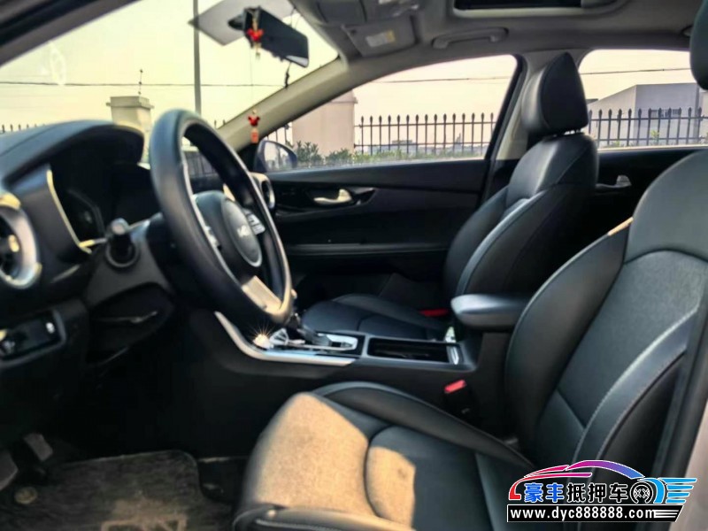 21年起亚K3轿车抵押车出售