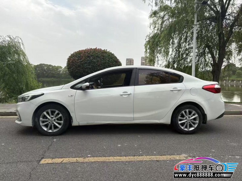 17年起亚K3轿车抵押车出售