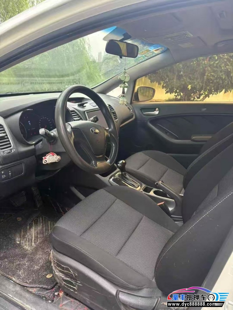 17年起亚K3轿车抵押车出售