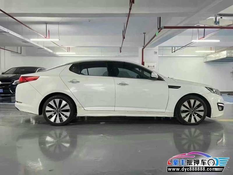 13年起亚K5轿车抵押车出售