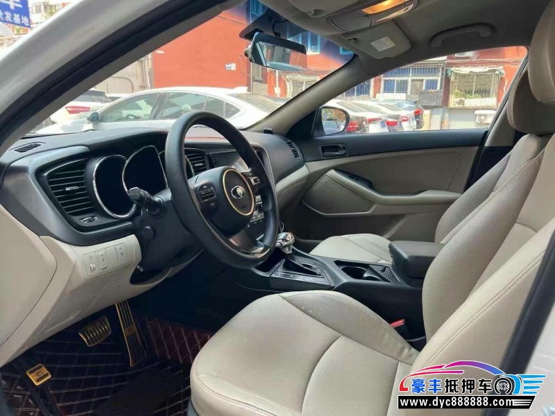 17年起亚K5轿车抵押车出售