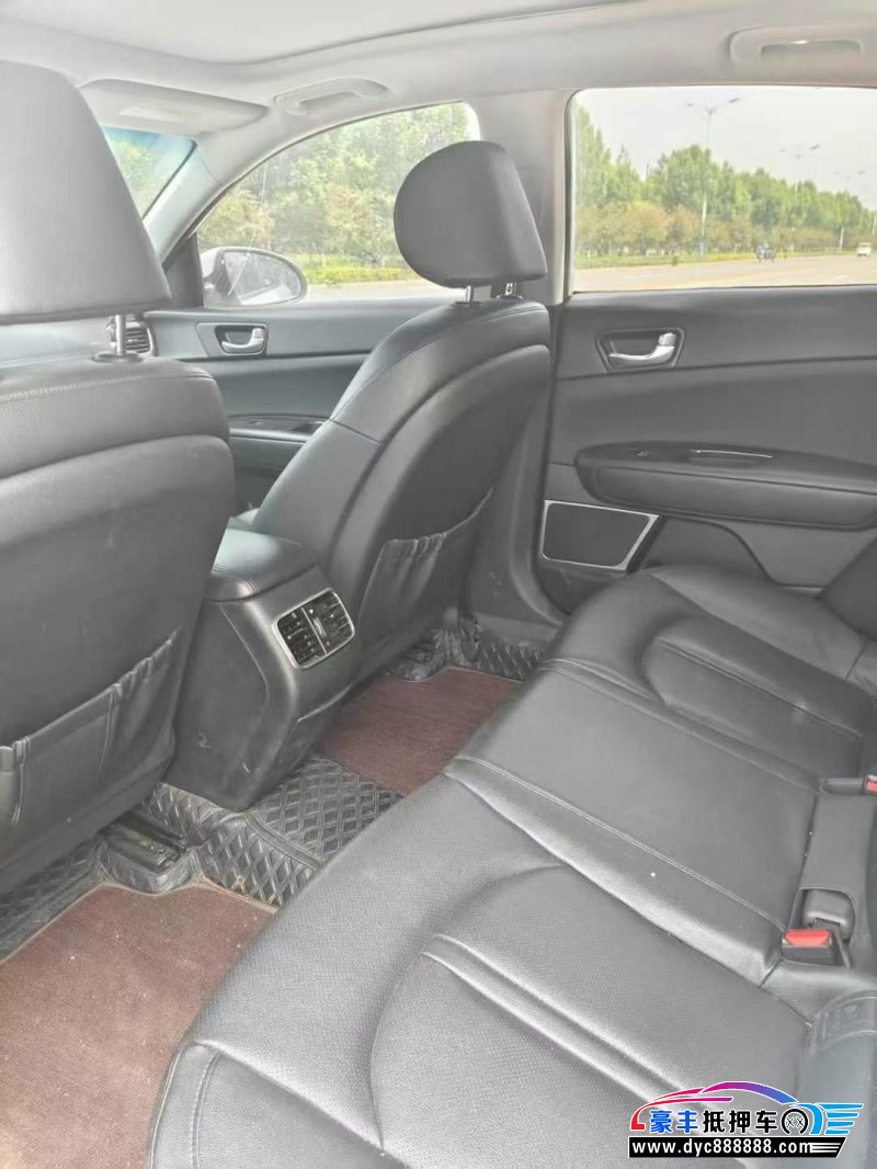 16年起亚K5轿车抵押车出售