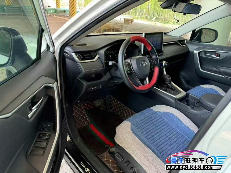 22年丰田RAV4轿车抵押车出售