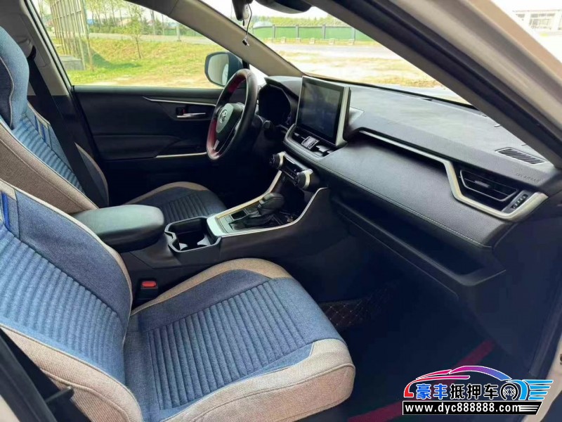 22年丰田RAV4轿车抵押车出售