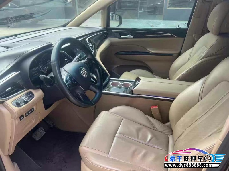 17年别克GL8轿车抵押车出售