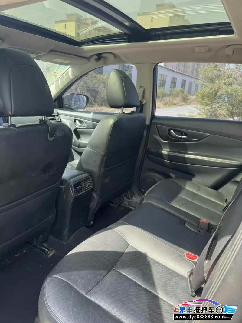 18年日产奇骏轿车抵押车出售