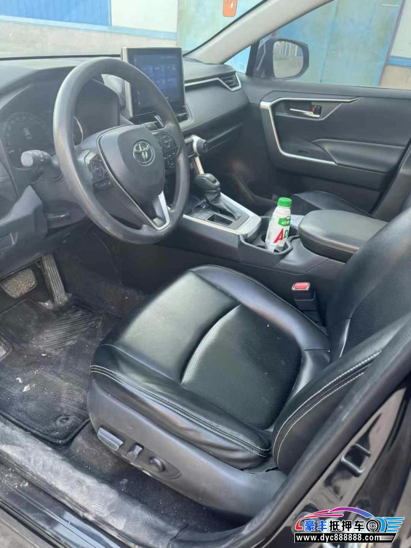 22年丰田RAV4轿车抵押车出售