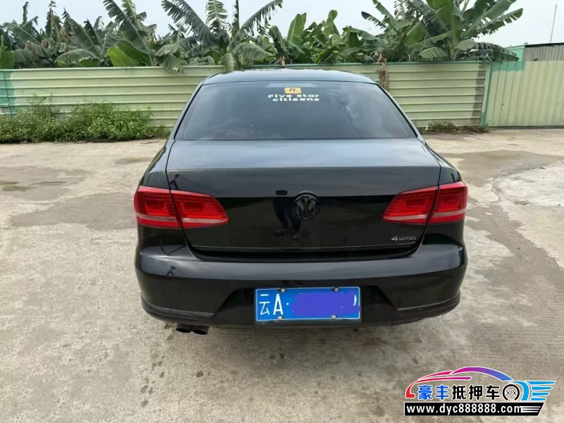 13年大众迈腾轿车抵押车出售