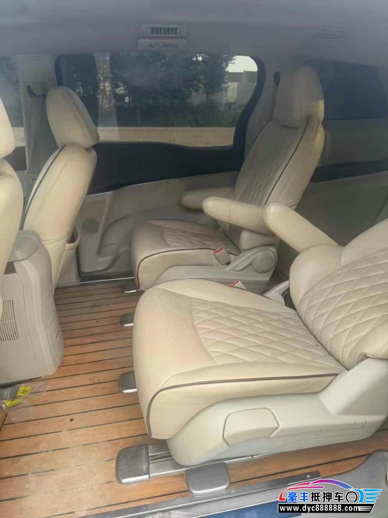 17年别克GL8轿车抵押车出售