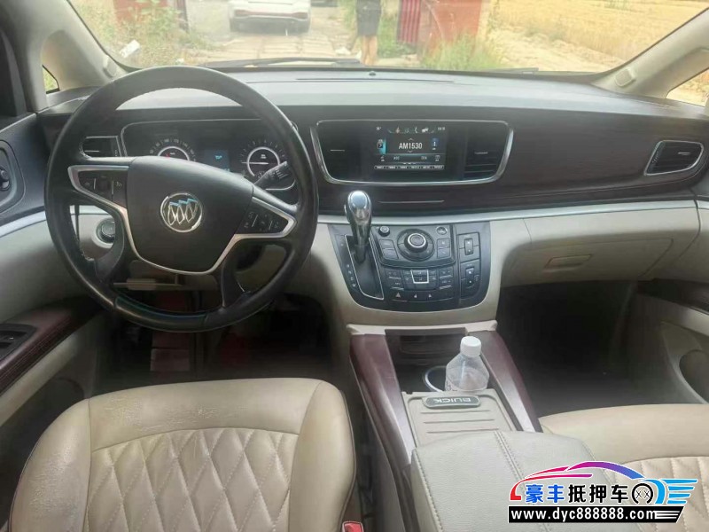 17年别克GL8轿车抵押车出售