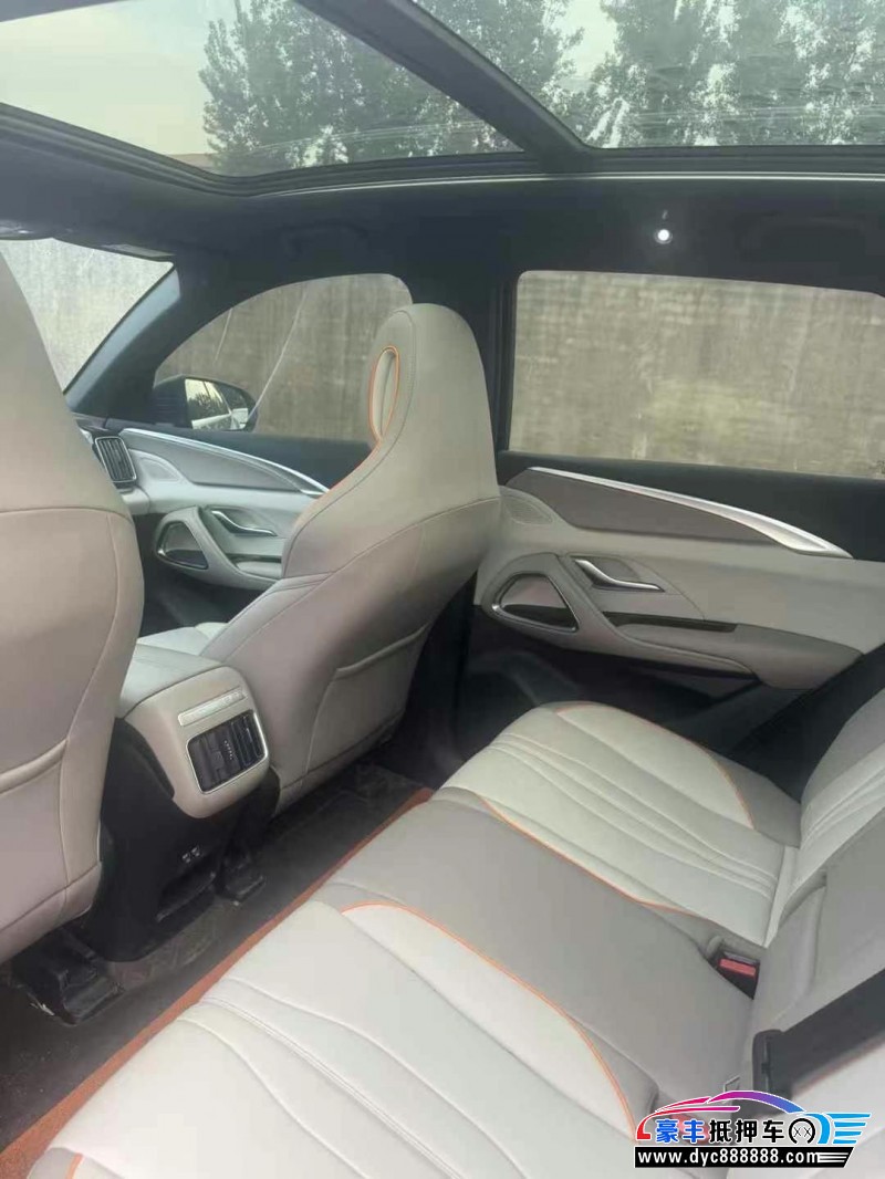 24年比亚迪宋轿车抵押车出售