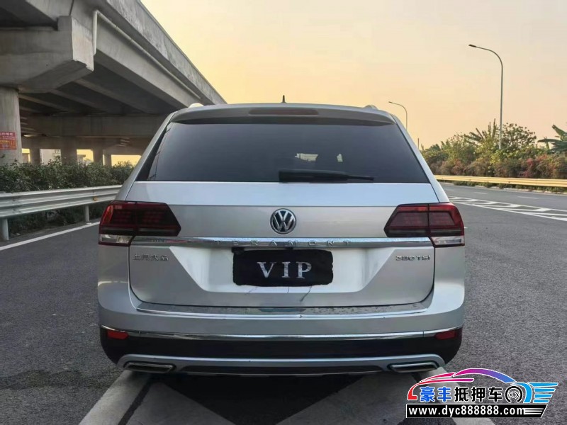 18年大众途昂轿车抵押车出售