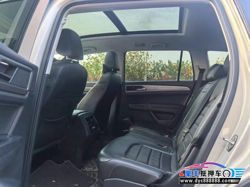 18年大众途昂轿车抵押车出售