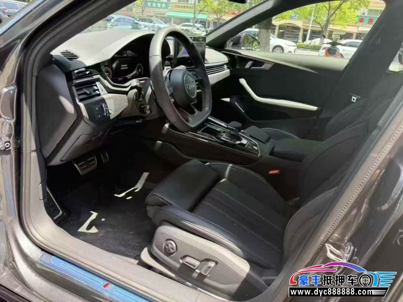 24年奥迪A4L轿车抵押车出售