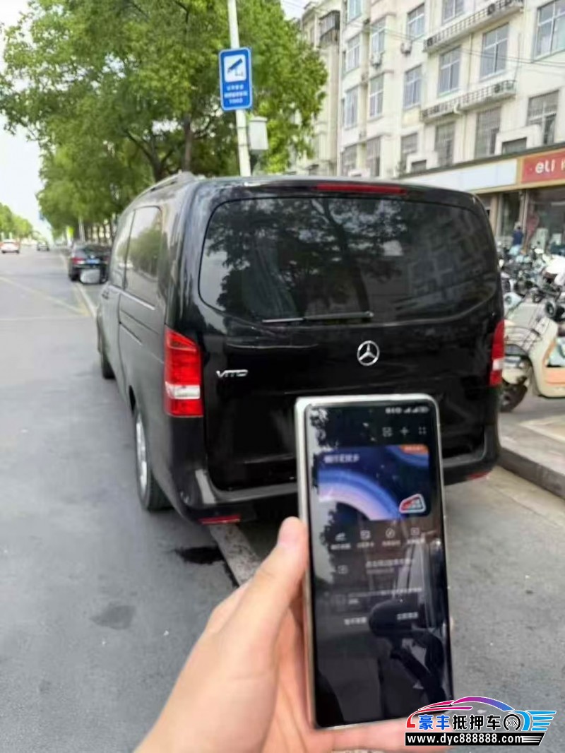 20年奔驰威霆轿车抵押车出售