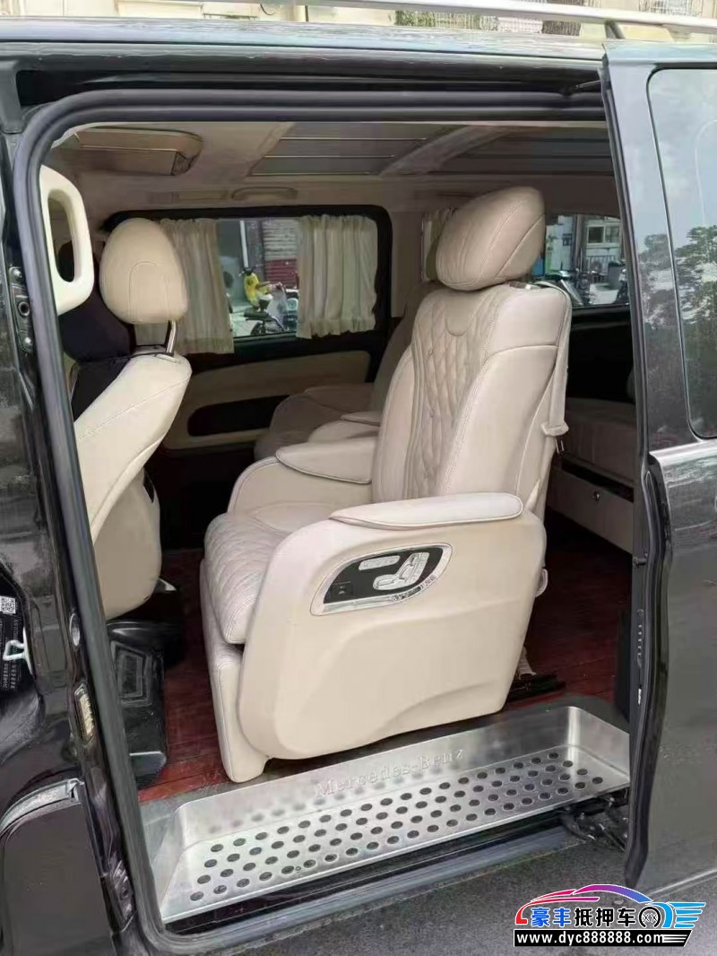 20年奔驰威霆轿车抵押车出售