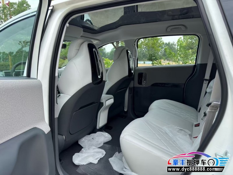 25年极狐考拉轿车抵押车出售