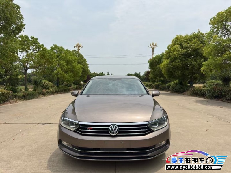 17年大众迈腾轿车抵押车出售
