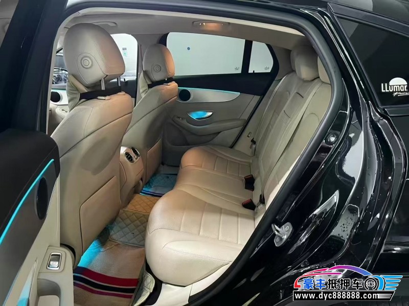 18年奔驰GLC轿车抵押车出售