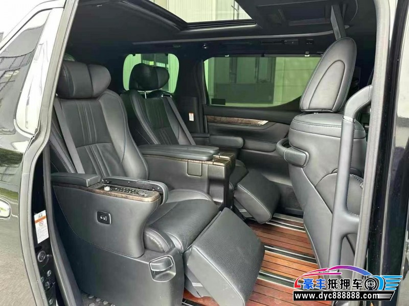 22年丰田威尔法轿车抵押车出售