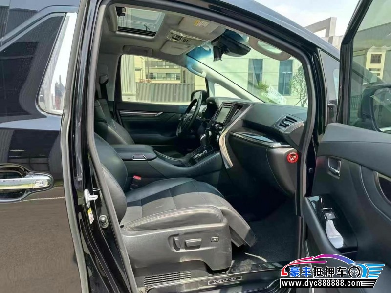 20年丰田威尔法轿车抵押车出售