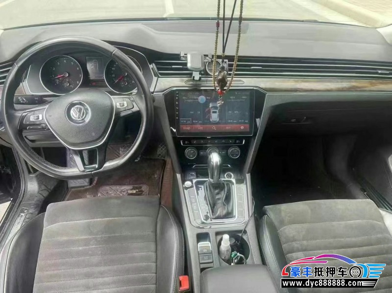 17年大众迈腾轿车抵押车出售