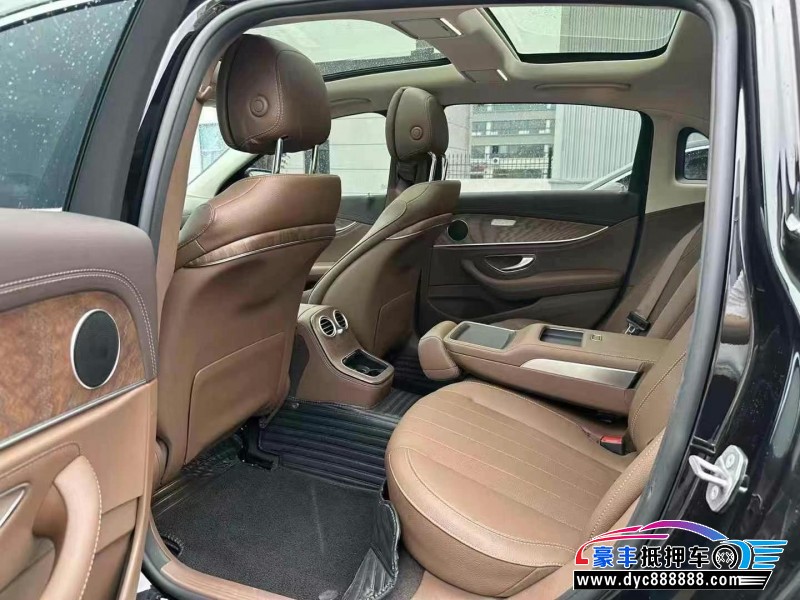 23年奔驰E轿车抵押车出售