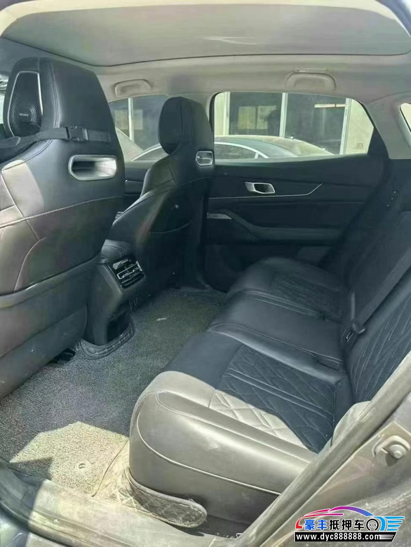 21年长安长安UNI轿车抵押车出售