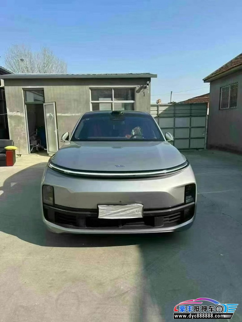 23年理想L9轿车