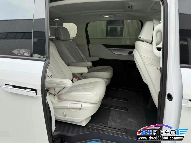 24年别克GL8轿车抵押车出售