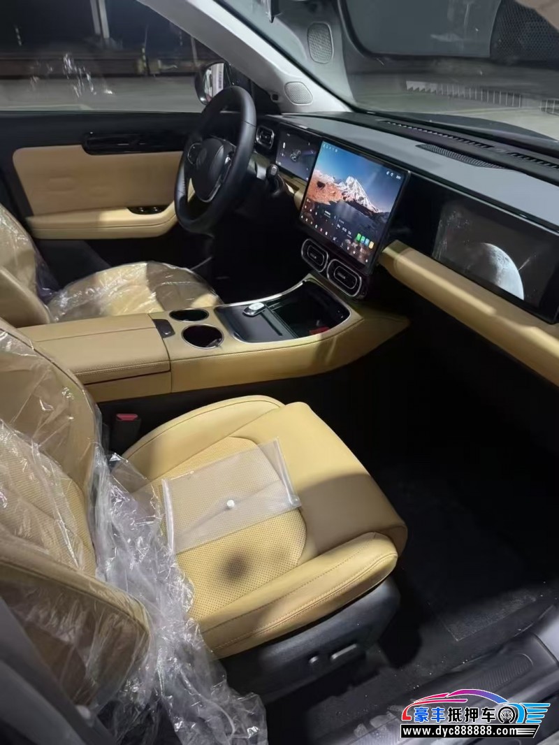 25年零跑C11轿车抵押车出售