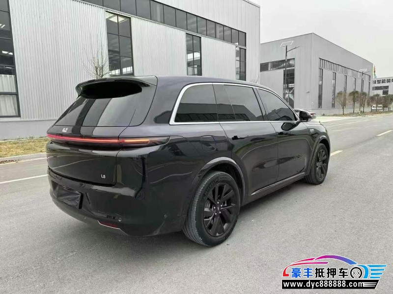 23年理想L8轿车抵押车出售