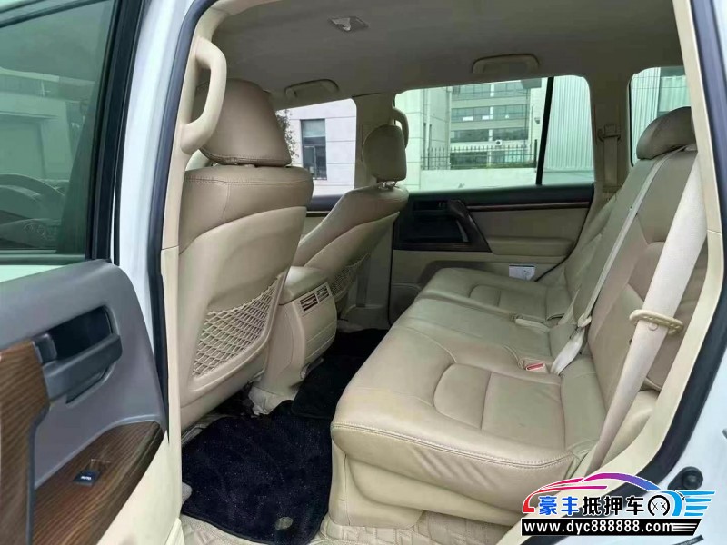 18年丰田兰德酷路泽（陆巡）轿车抵押车出售