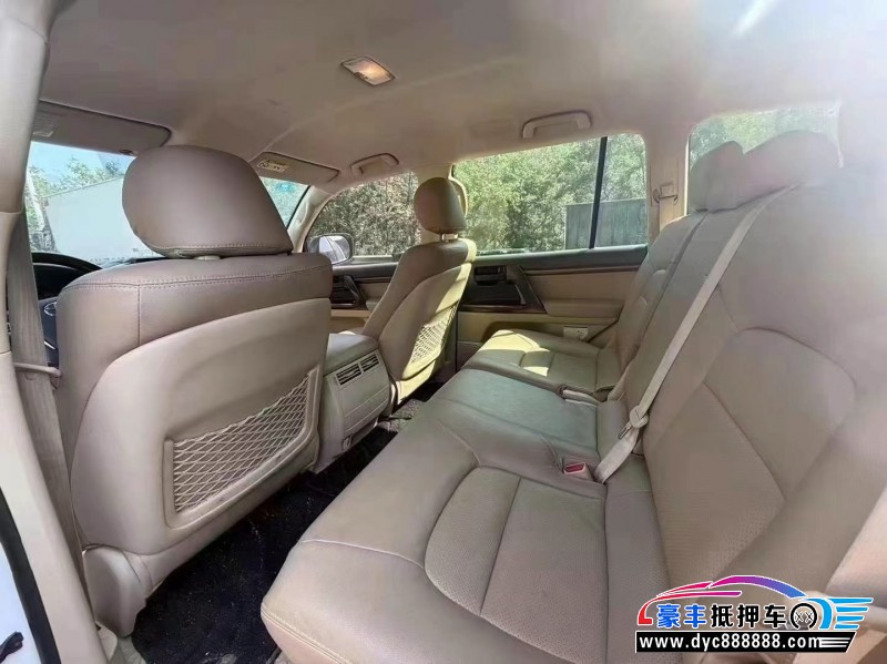 18年丰田兰德酷路泽（陆巡）轿车抵押车出售