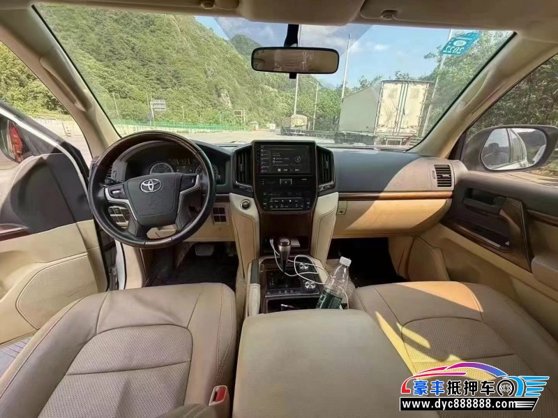 18年丰田兰德酷路泽（陆巡）轿车抵押车出售