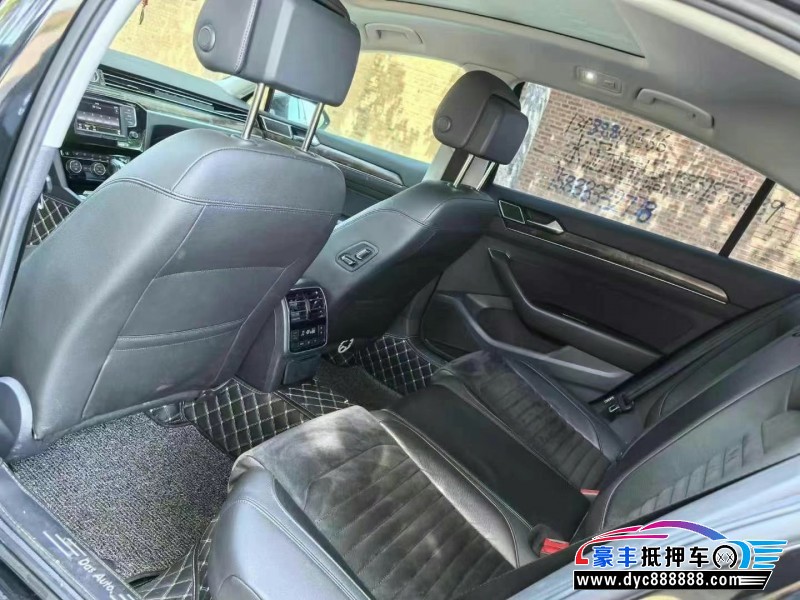 17年大众迈腾轿车抵押车出售