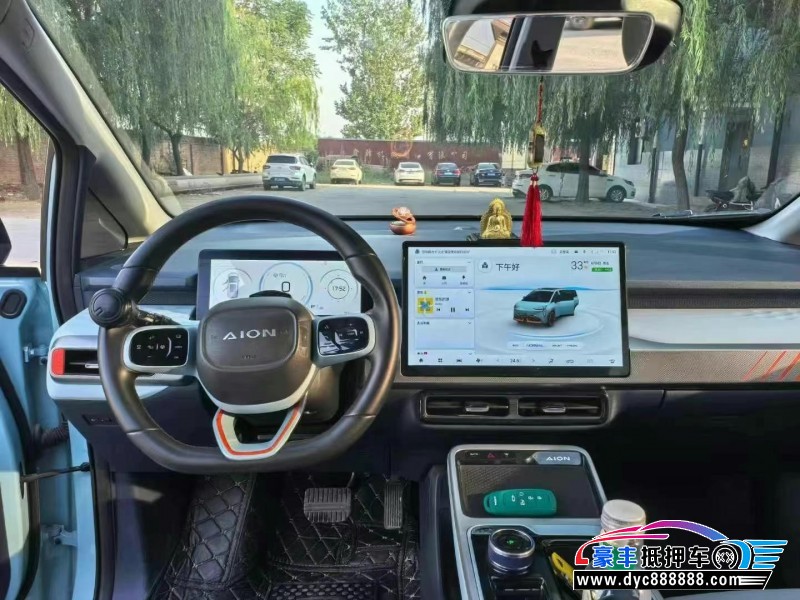 22年埃安Y70轿车抵押车出售