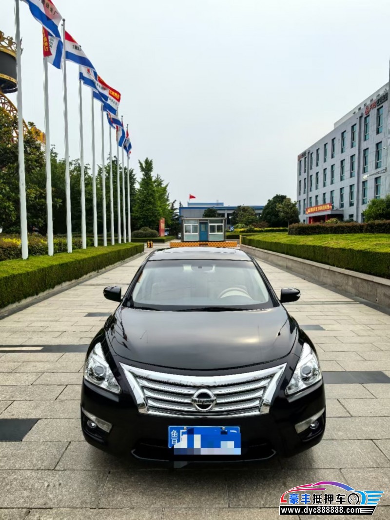 14年日产天籁轿车抵押车出售