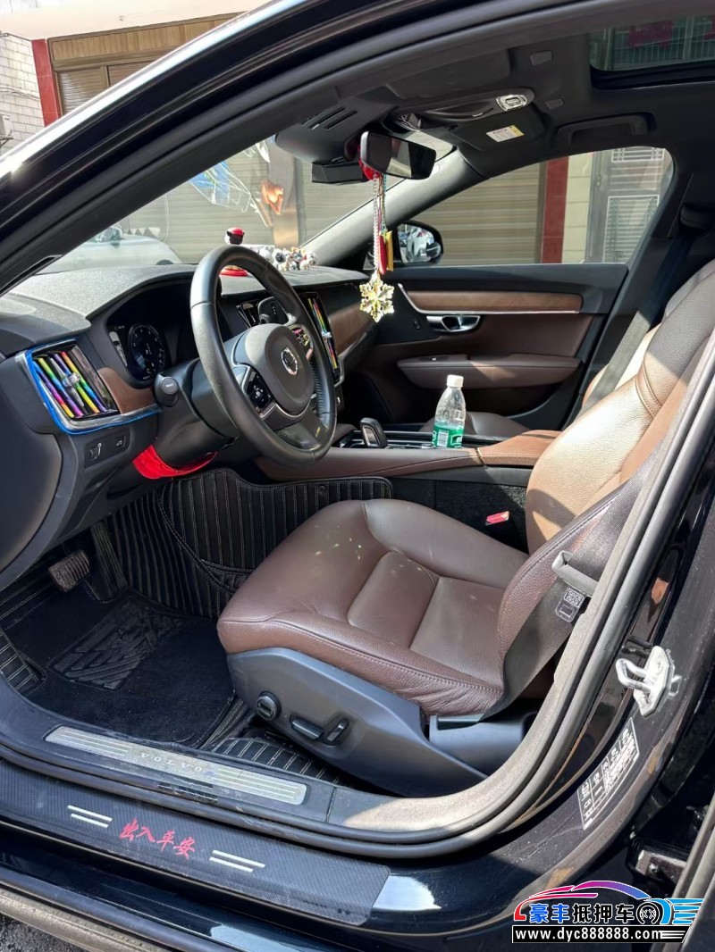 21年沃尔沃S90轿车抵押车出售