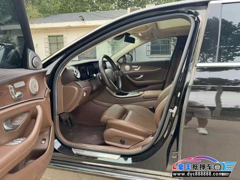 22年奔驰E轿车抵押车出售