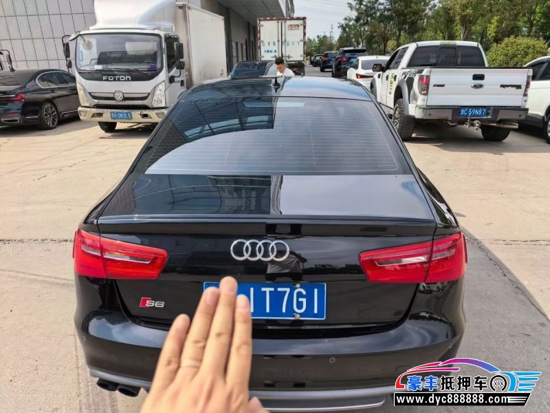 14年奥迪S6轿车抵押车出售