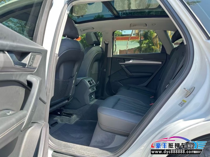 21年奥迪Q5轿车抵押车出售