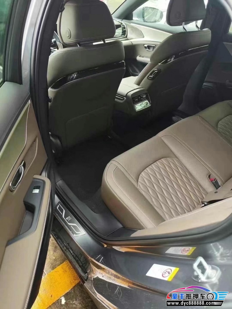 25年比亚迪汉轿车抵押车出售