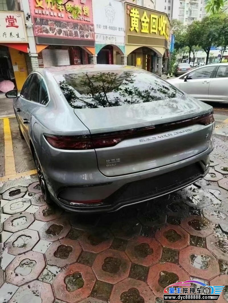 25年比亚迪汉轿车抵押车出售